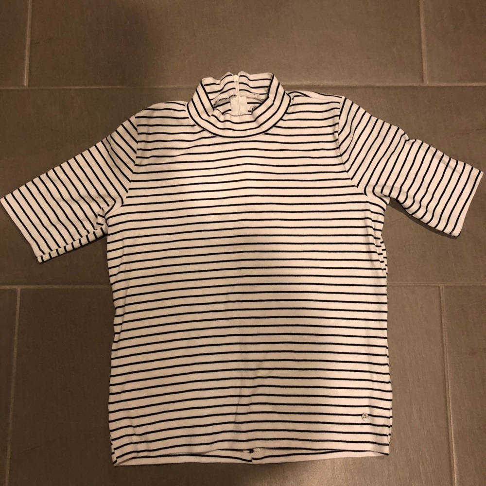 Abercrombie mock-neck T-shirt